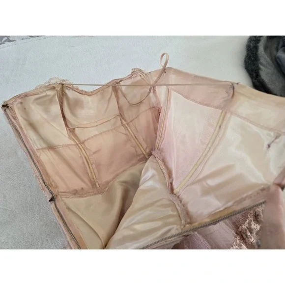 1950s Vintage Womens Pink Tulle Gown Dress Floral Detail - Picture 8 of 11